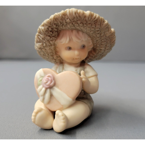 Enesco Pretty as a Picture Figurine You've Captured My Heart Boy #487686 Mini - Picture 3 of 11